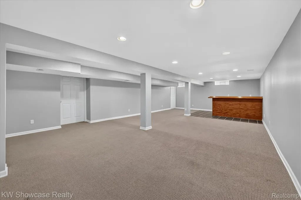 11498 Fox N Hounds Drive White Lake Charter Township MI 48386
