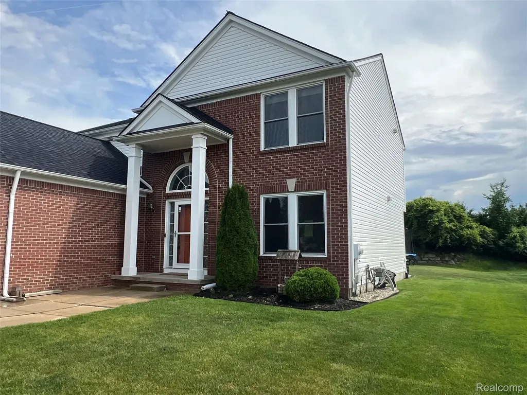 7753 Turrillium Lane Waterford Charter Township MI 48327