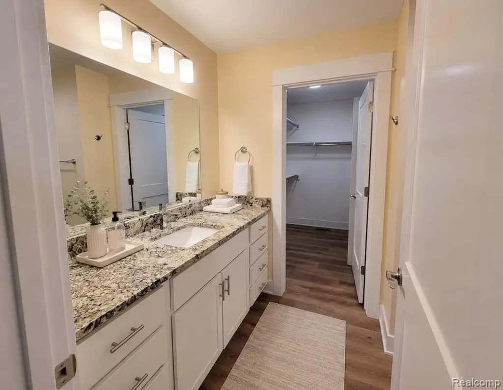 11457 Hidden Oaks Drive Vienna Charter Township MI 48420