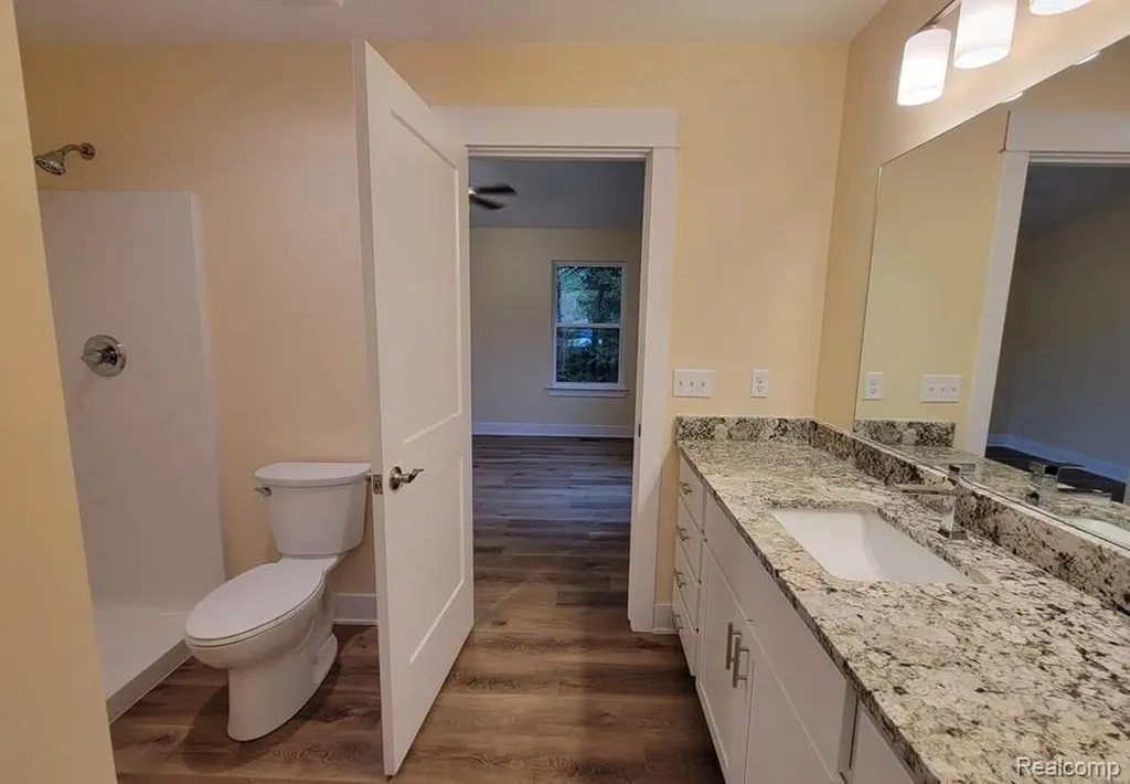 11457 Hidden Oaks Drive Vienna Charter Township MI 48420