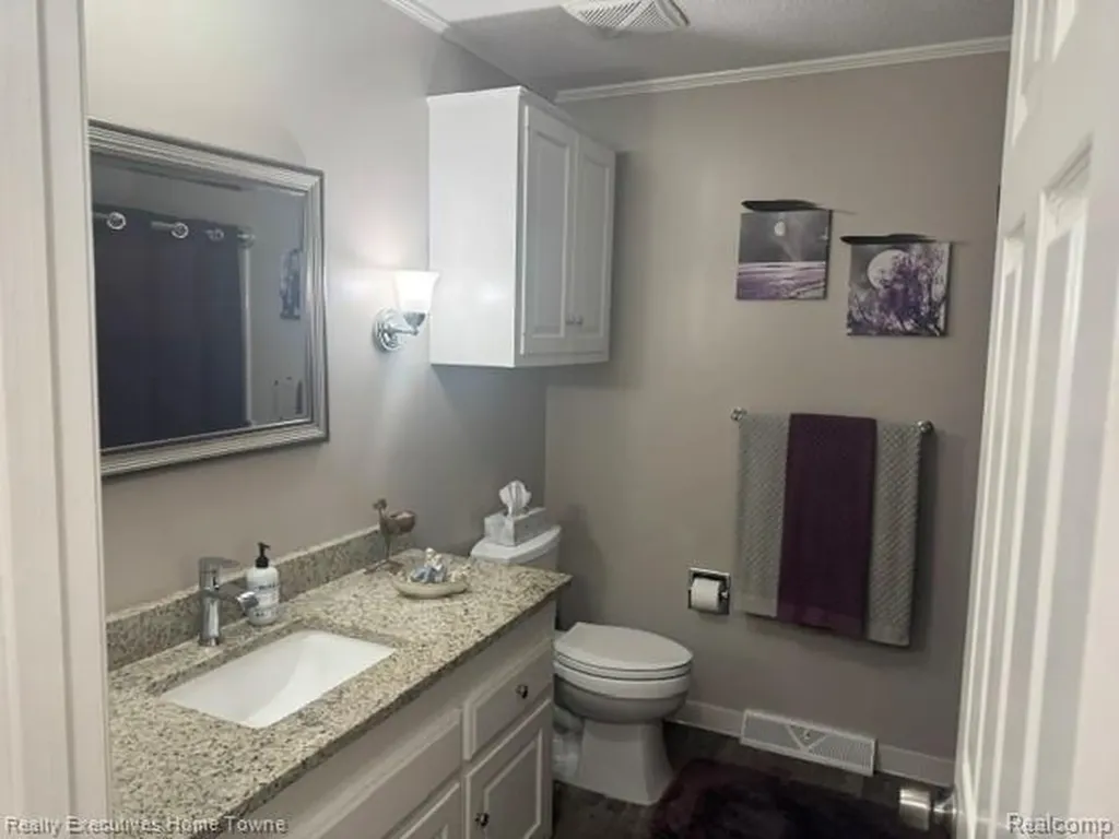 1467 E Krafft Road Fort Gratiot Charter Township MI 48059
