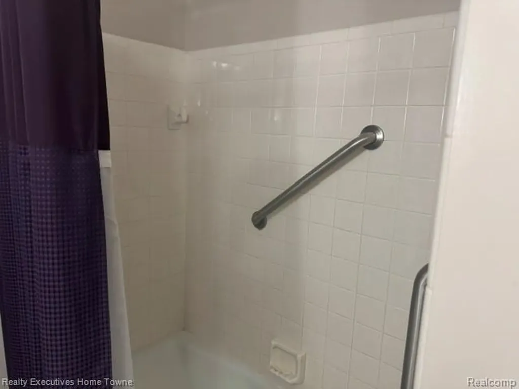 1467 E Krafft Road Fort Gratiot Charter Township MI 48059