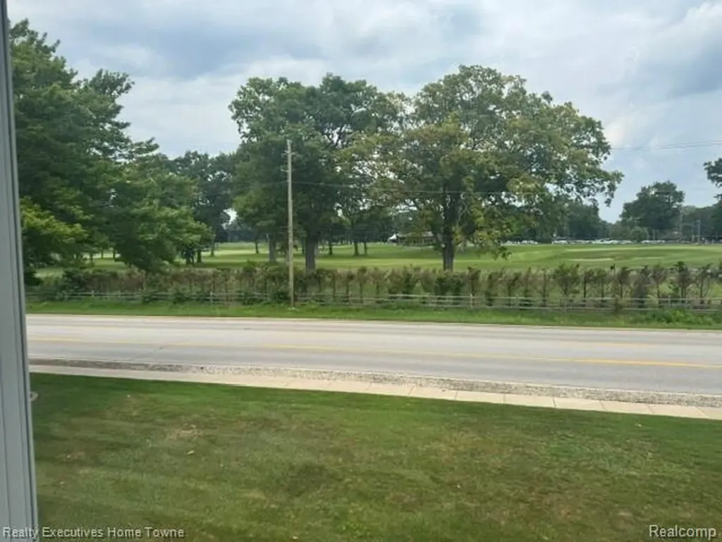 1467 E Krafft Road Fort Gratiot Charter Township MI 48059