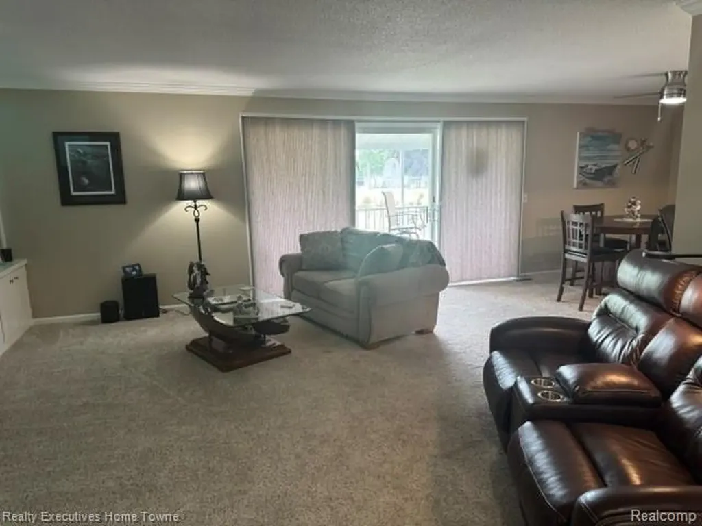 1467 E Krafft Road Fort Gratiot Charter Township MI 48059