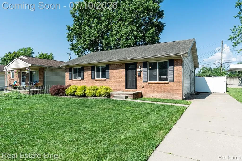 26649 Groveland Street Madison Heights City MI 48071