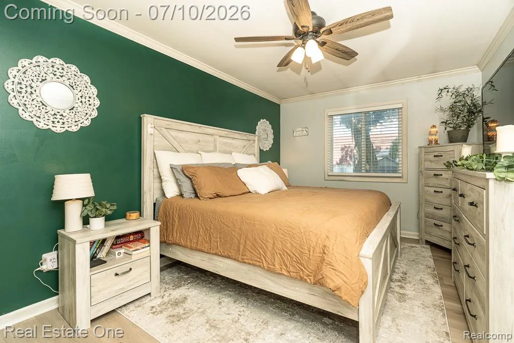 26649 Groveland Street Madison Heights City MI 48071