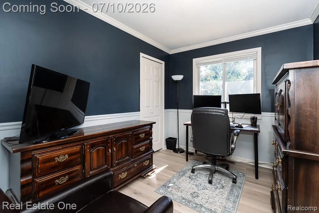 26649 Groveland Street Madison Heights City MI 48071
