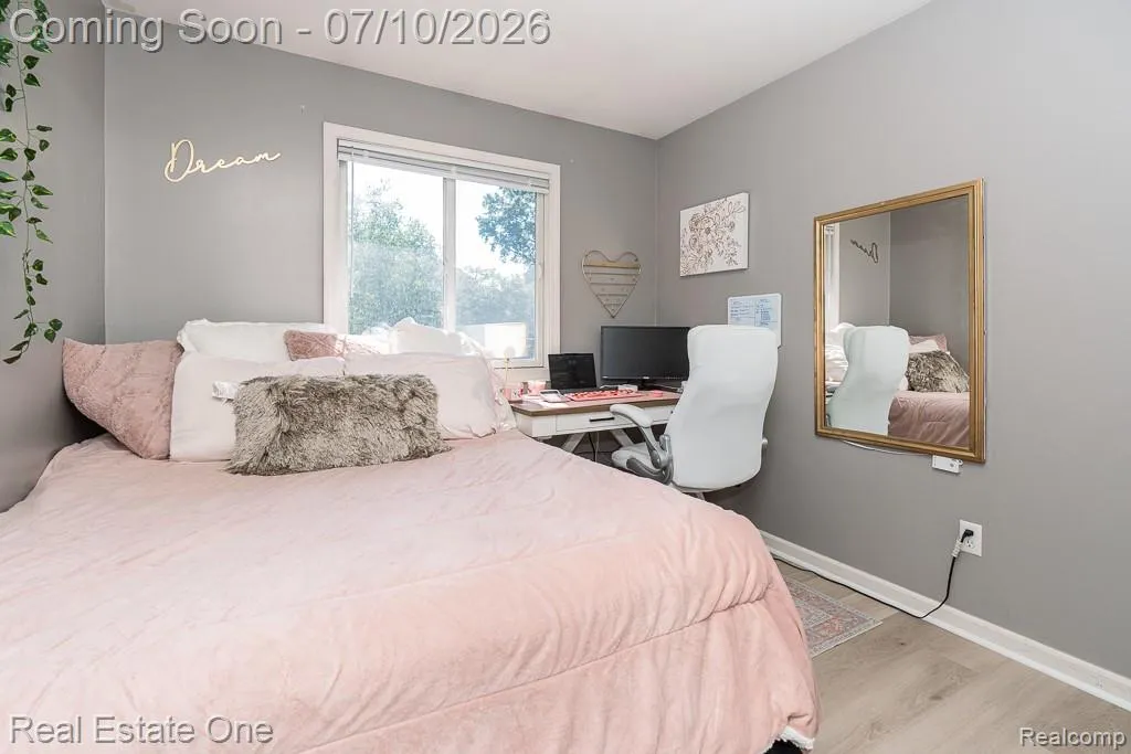 26649 Groveland Street Madison Heights City MI 48071