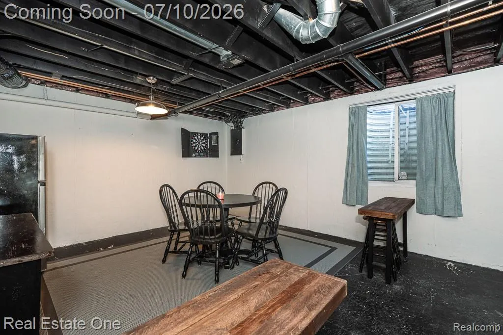 26649 Groveland Street Madison Heights City MI 48071