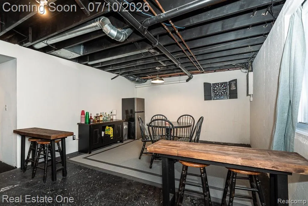 26649 Groveland Street Madison Heights City MI 48071