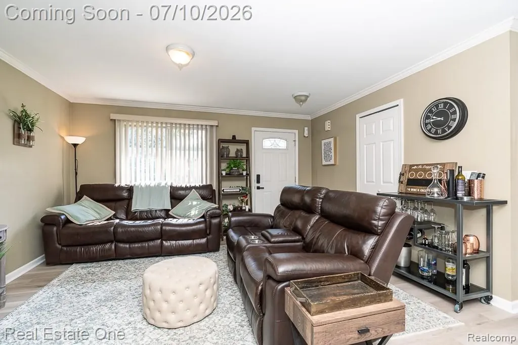 26649 Groveland Street Madison Heights City MI 48071