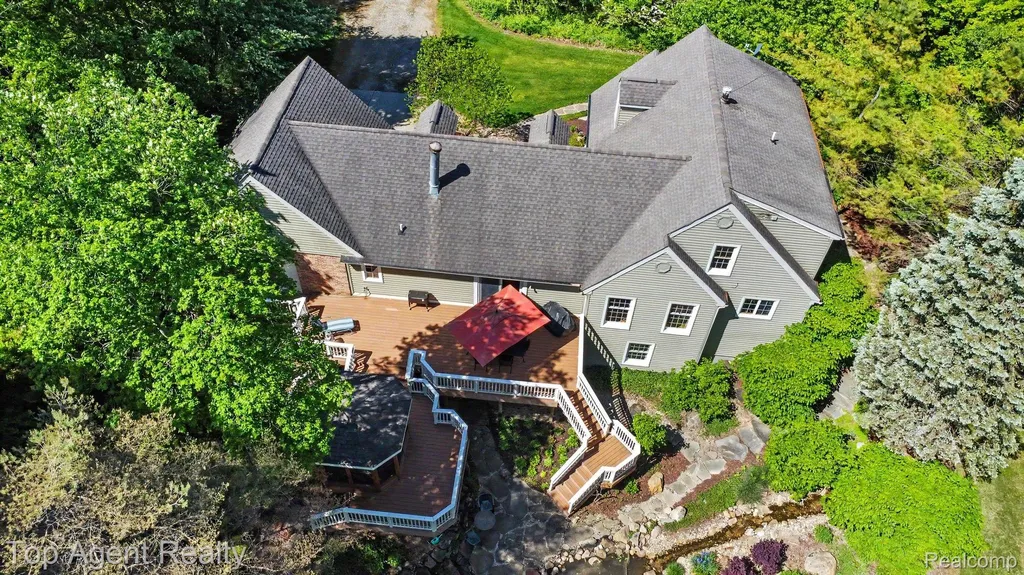 2411 Farmbrook Trail Addison Township MI 48370