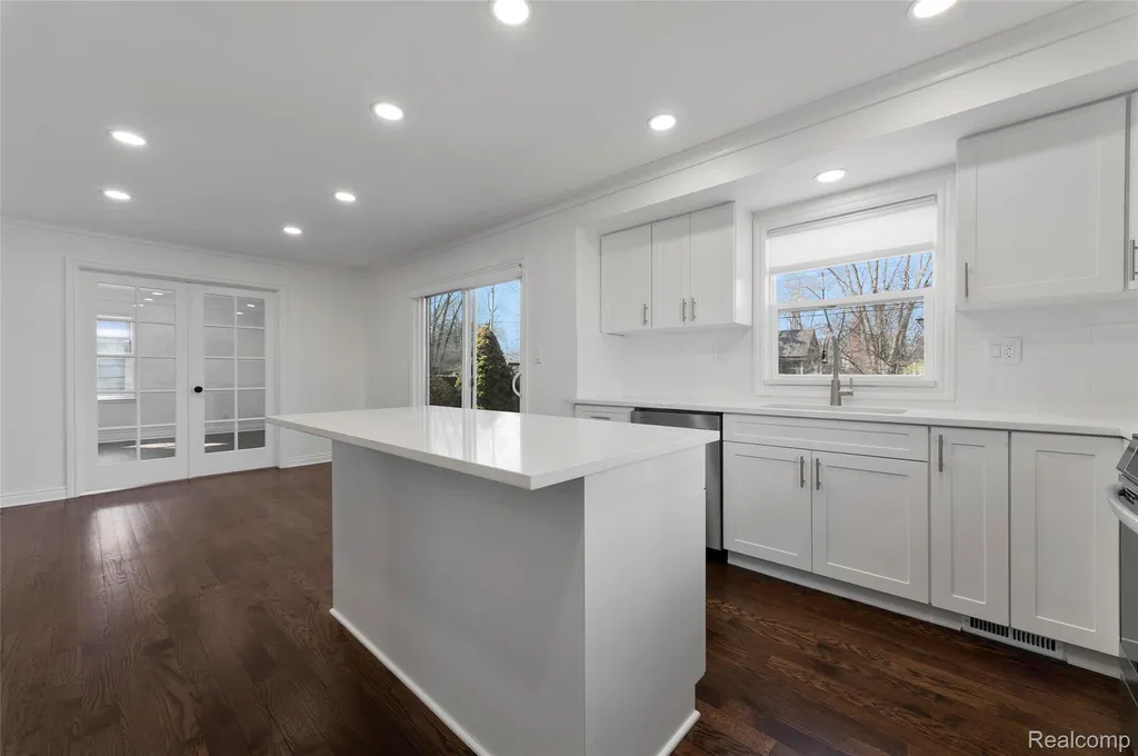 4312 Samoset Road Royal Oak City MI 48073