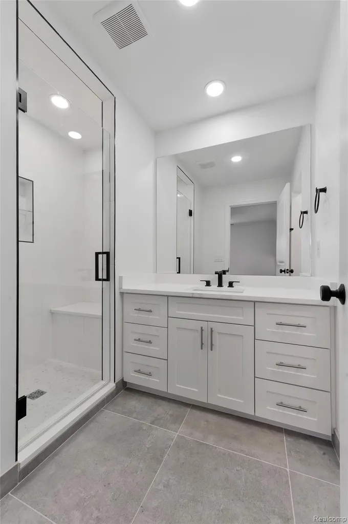 4312 Samoset Road Royal Oak City MI 48073