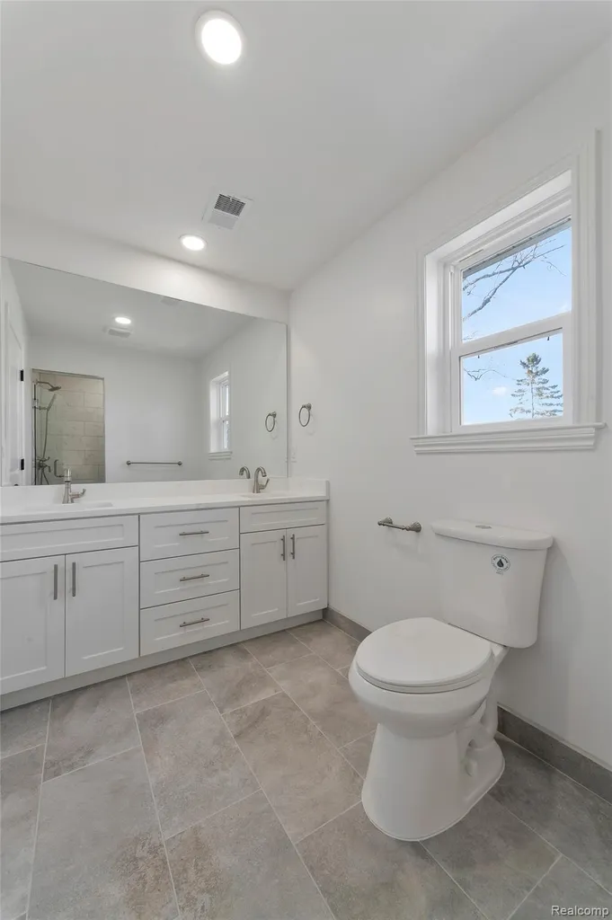 4312 Samoset Road Royal Oak City MI 48073
