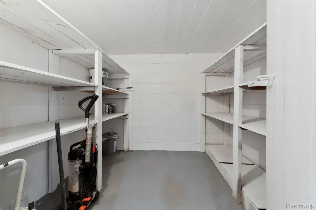 4312 Samoset Road Royal Oak City MI 48073
