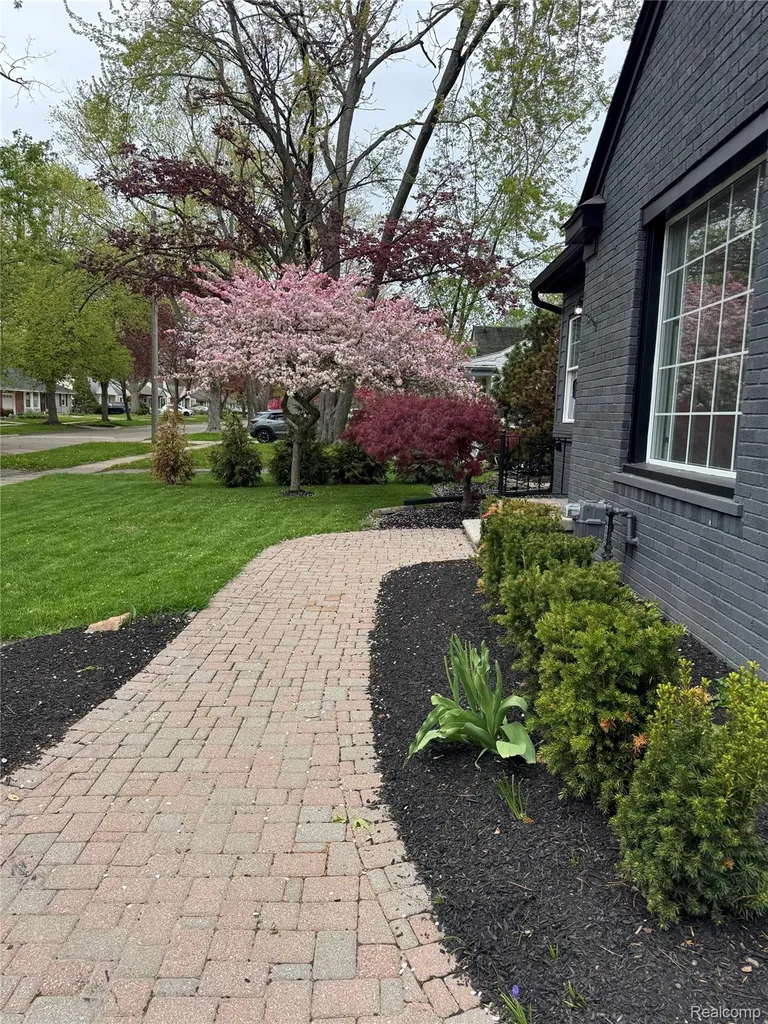 4312 Samoset Road Royal Oak City MI 48073