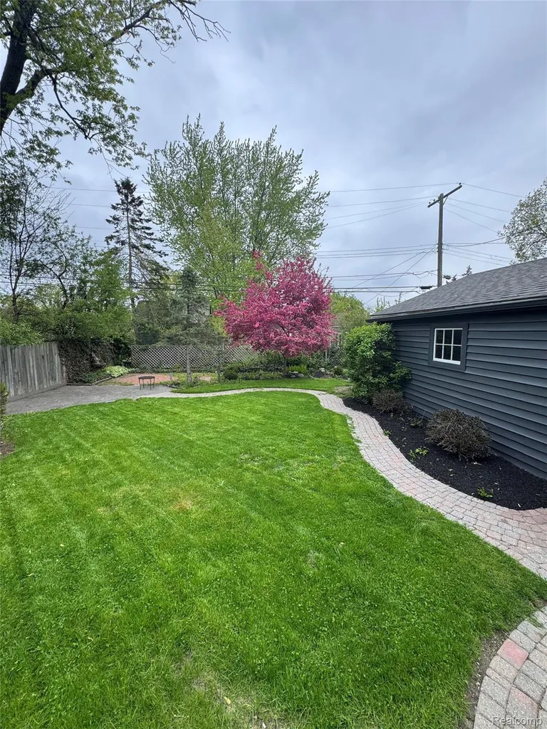 4312 Samoset Road Royal Oak City MI 48073