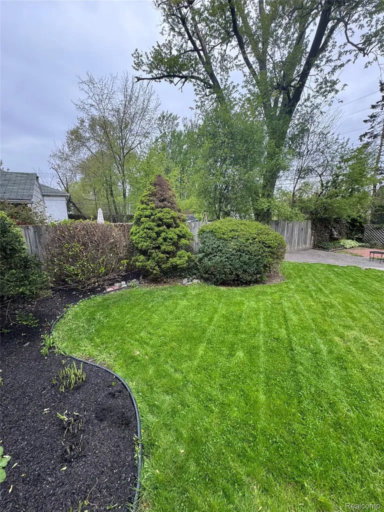 4312 Samoset Road Royal Oak City MI 48073