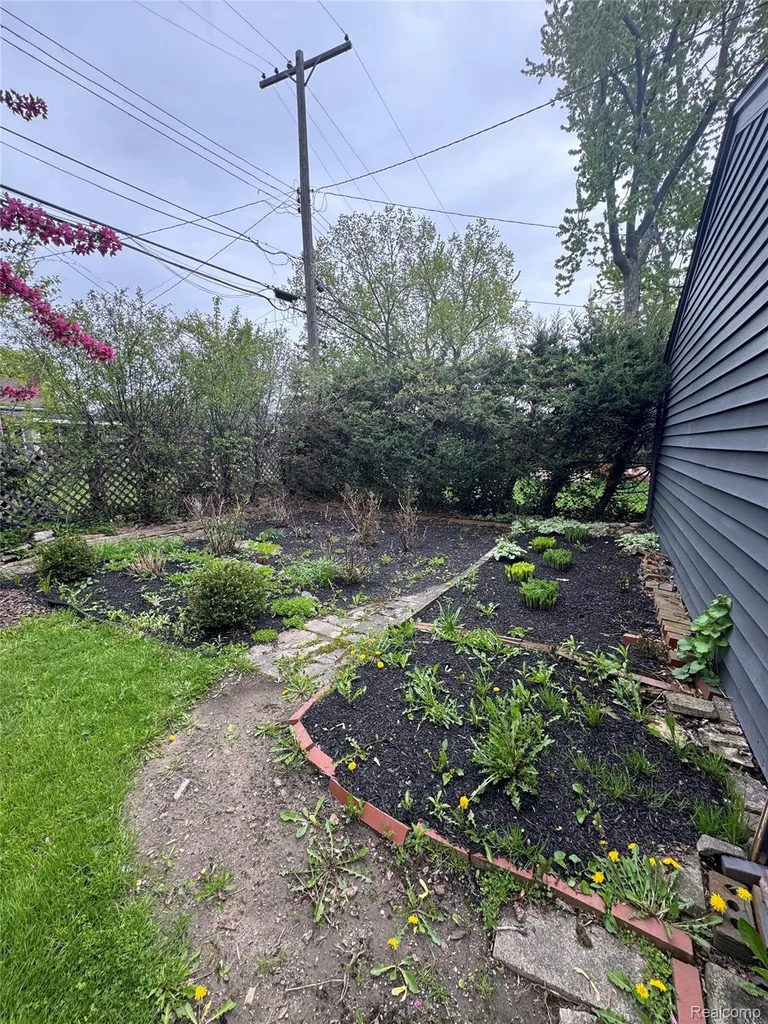 4312 Samoset Road Royal Oak City MI 48073