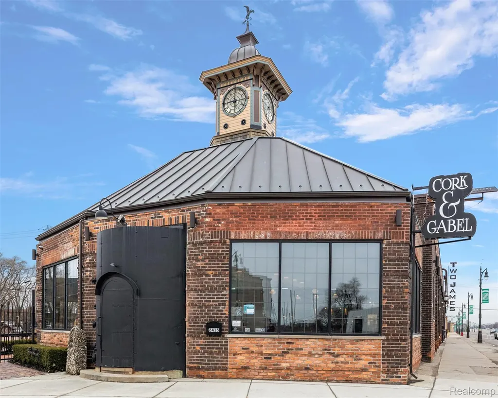 2566 Michigan Avenue Detroit City MI 48216