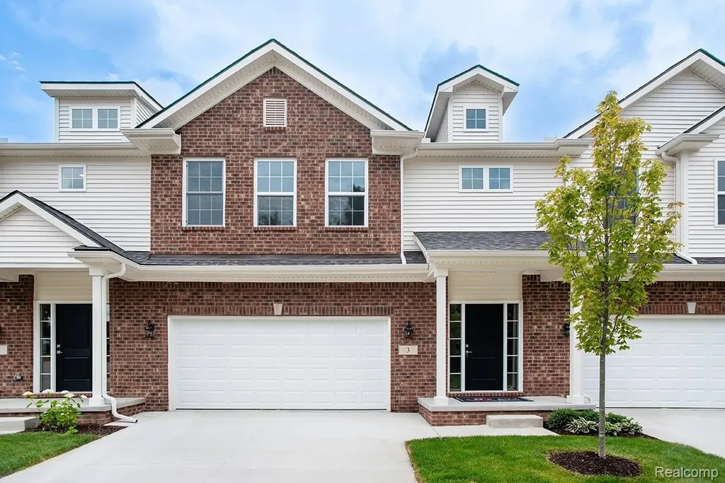 16 Grandview Circle Grandview Circle White Lake Charter Township MI 48386