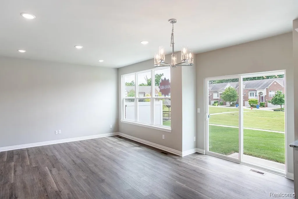 16 Grandview Circle Grandview Circle White Lake Charter Township MI 48386