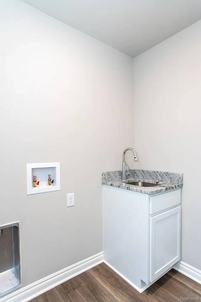 16 Grandview Circle Grandview Circle White Lake Charter Township MI 48386