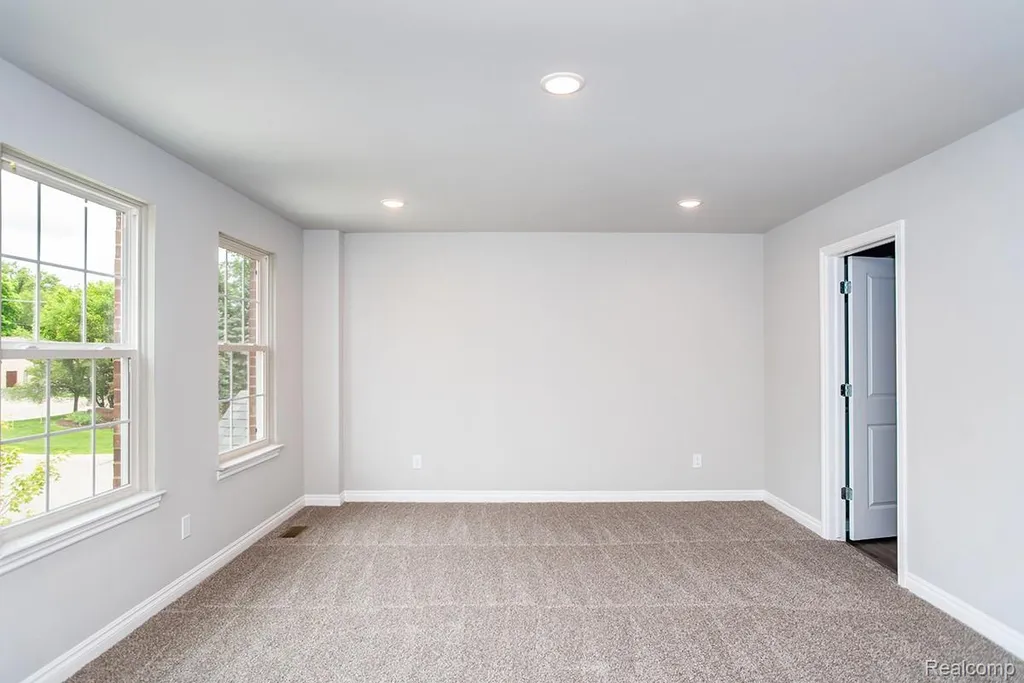 16 Grandview Circle Grandview Circle White Lake Charter Township MI 48386