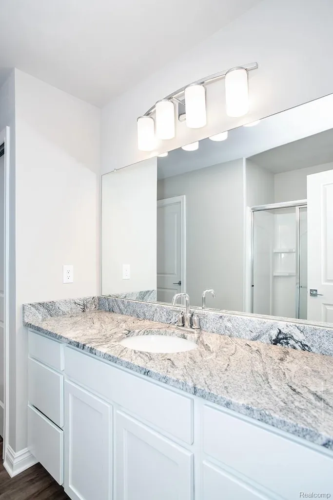 16 Grandview Circle Grandview Circle White Lake Charter Township MI 48386