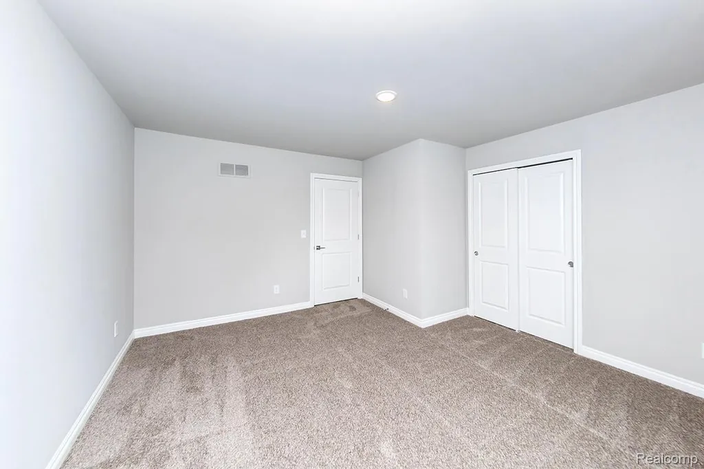 16 Grandview Circle Grandview Circle White Lake Charter Township MI 48386