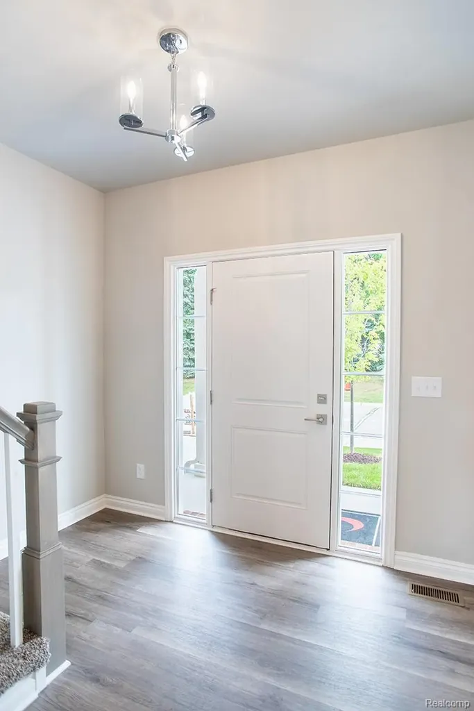 16 Grandview Circle Grandview Circle White Lake Charter Township MI 48386