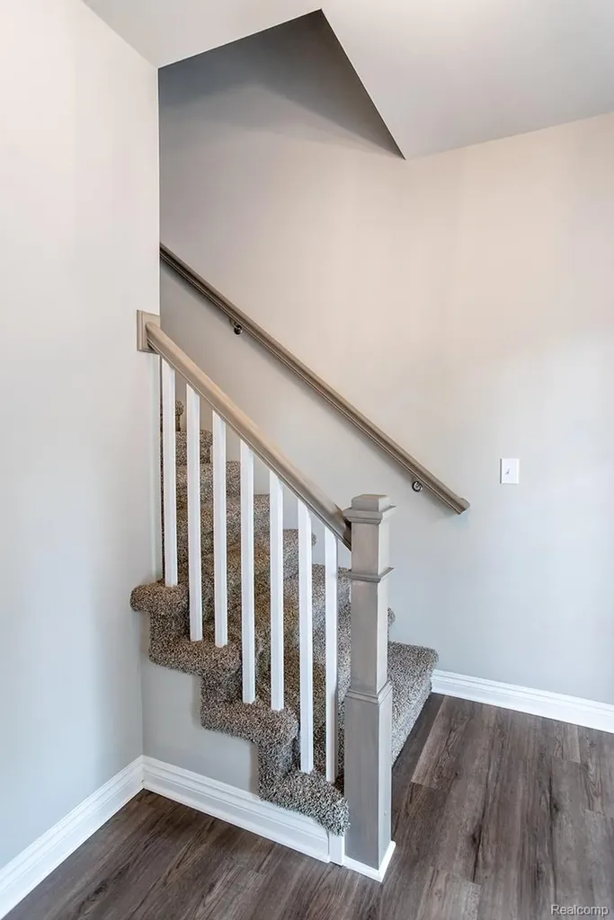 16 Grandview Circle Grandview Circle White Lake Charter Township MI 48386