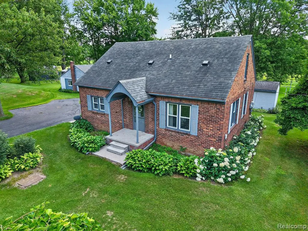 10800 7 Mile Road Salem Township MI 48167