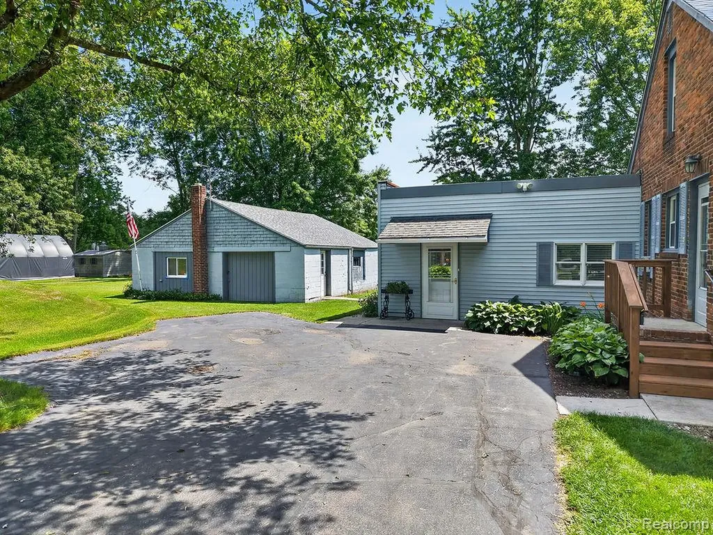 10800 7 Mile Road Salem Township MI 48167