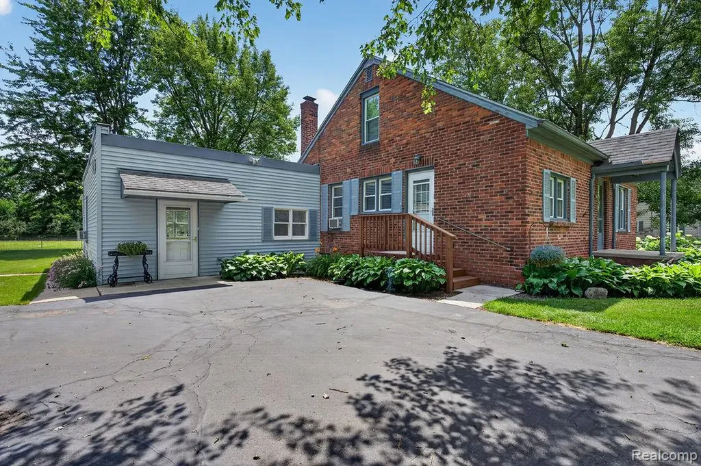 10800 7 Mile Road Salem Township MI 48167