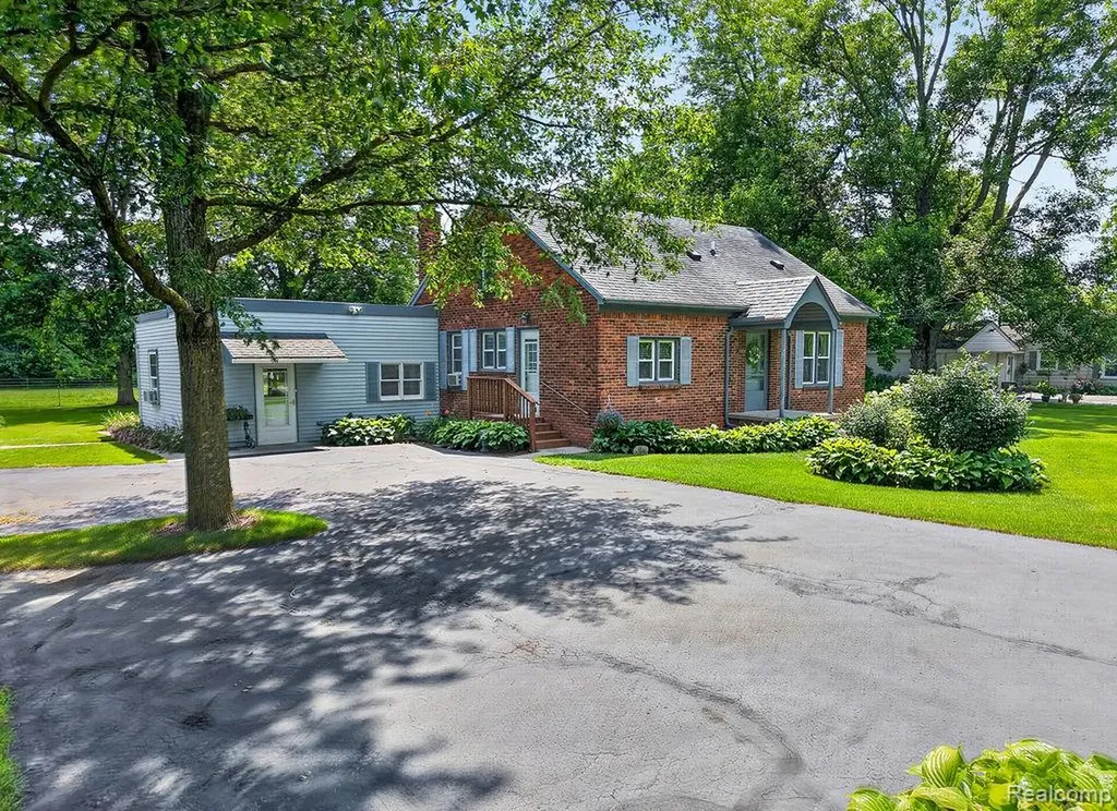 10800 7 Mile Road Salem Township MI 48167