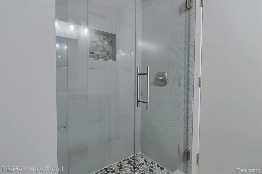 2191 Pleasant Drive Commerce Charter Township MI 48390