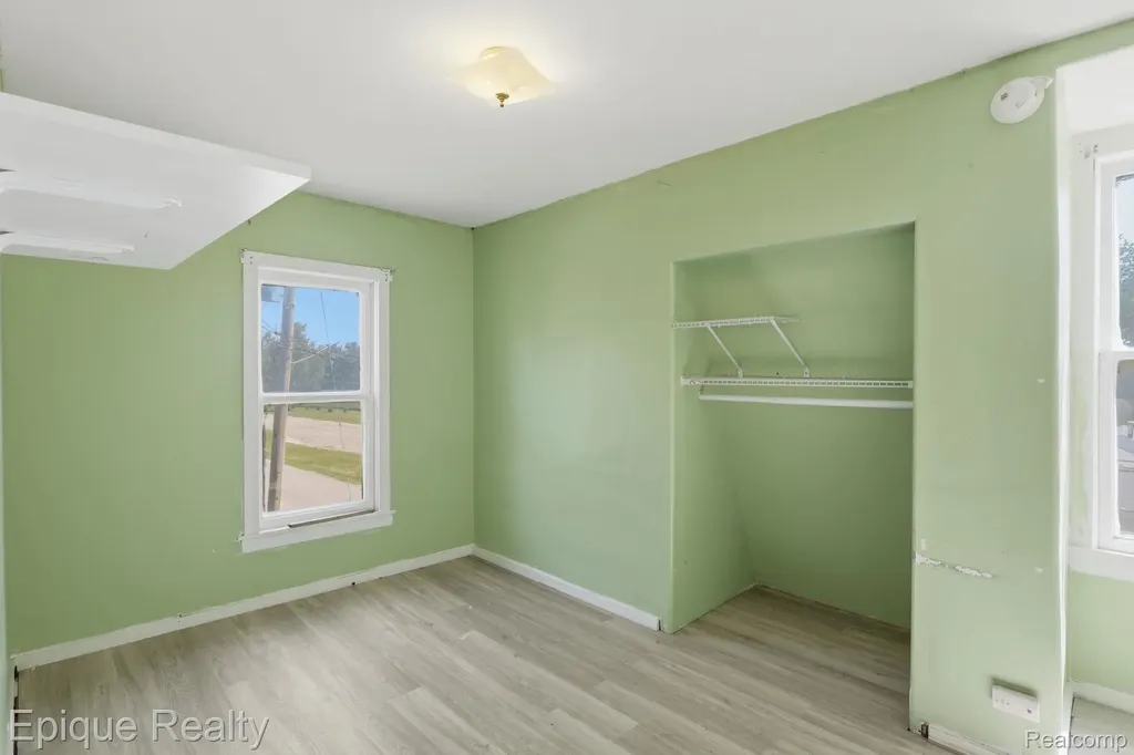 920 Farr Avenue Owosso City MI 48867