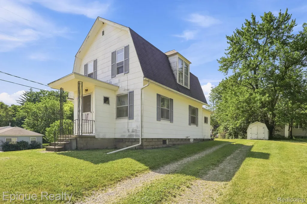 920 Farr Avenue Owosso City MI 48867