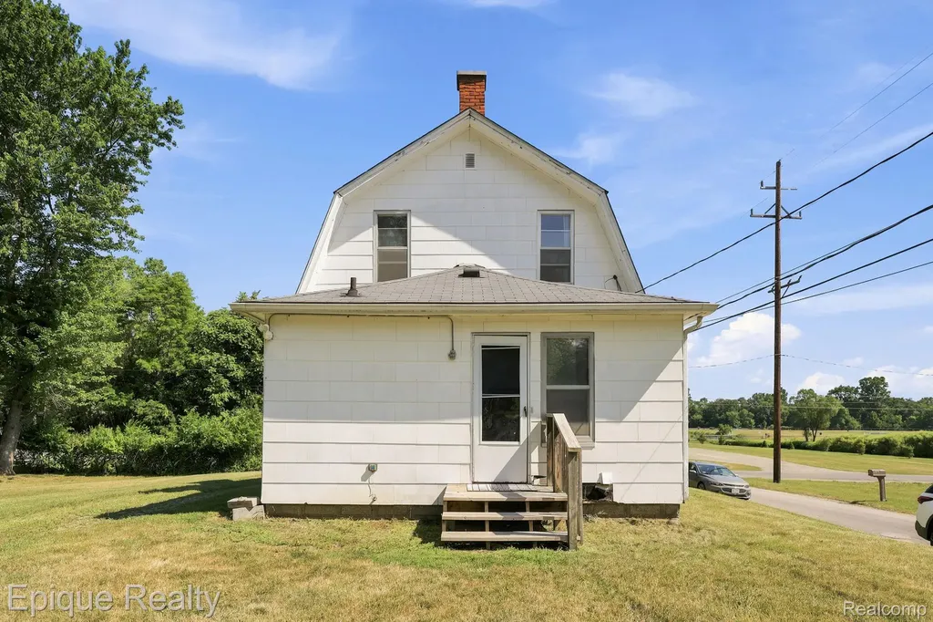 920 Farr Avenue Owosso City MI 48867