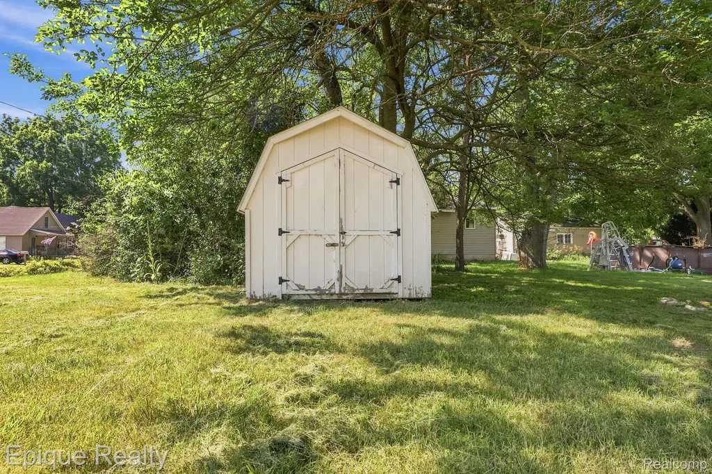 920 Farr Avenue Owosso City MI 48867