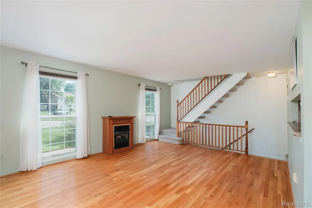 23707 N Rockledge Novi City MI 48375