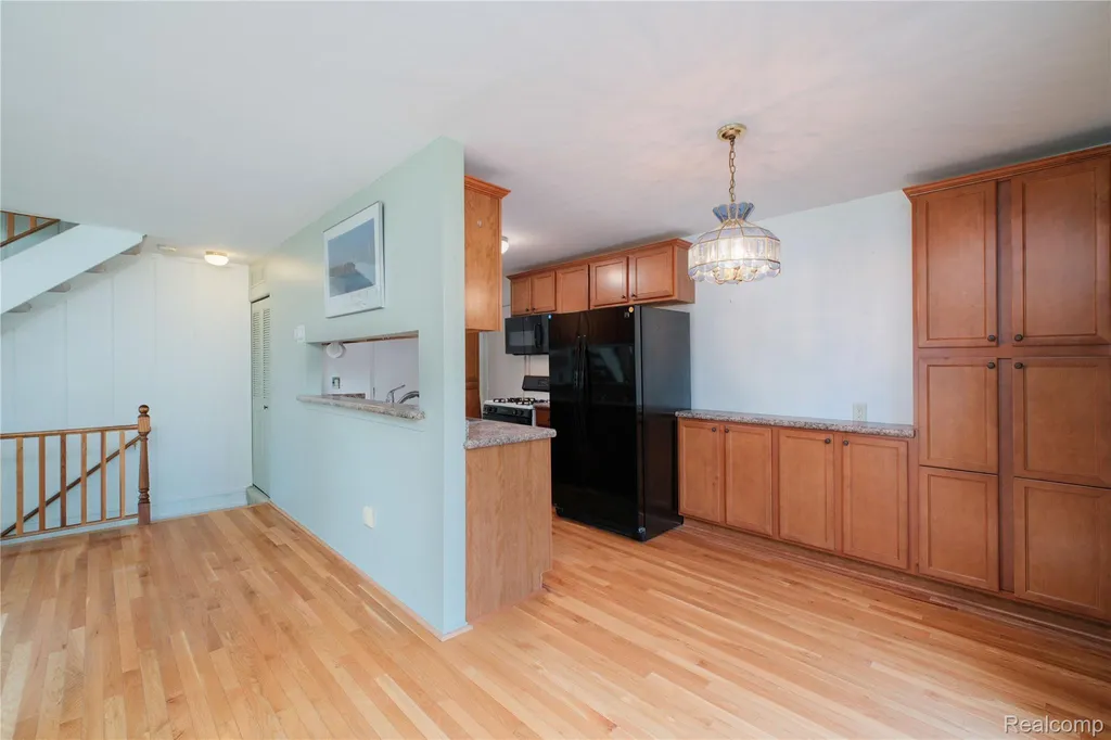 23707 N Rockledge Novi City MI 48375