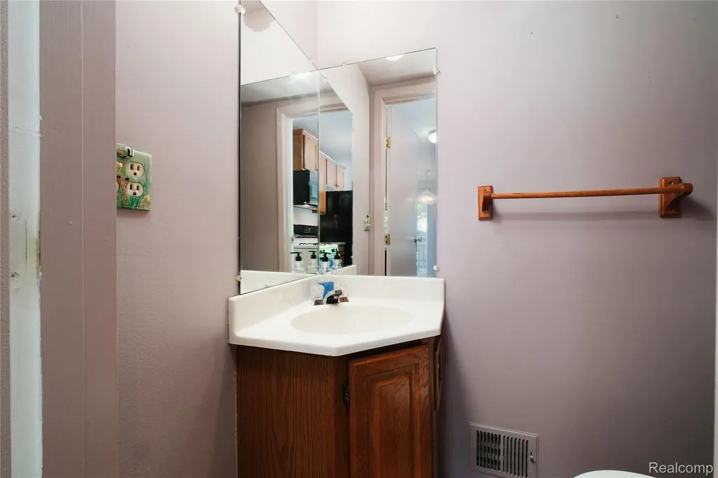 23707 N Rockledge Novi City MI 48375