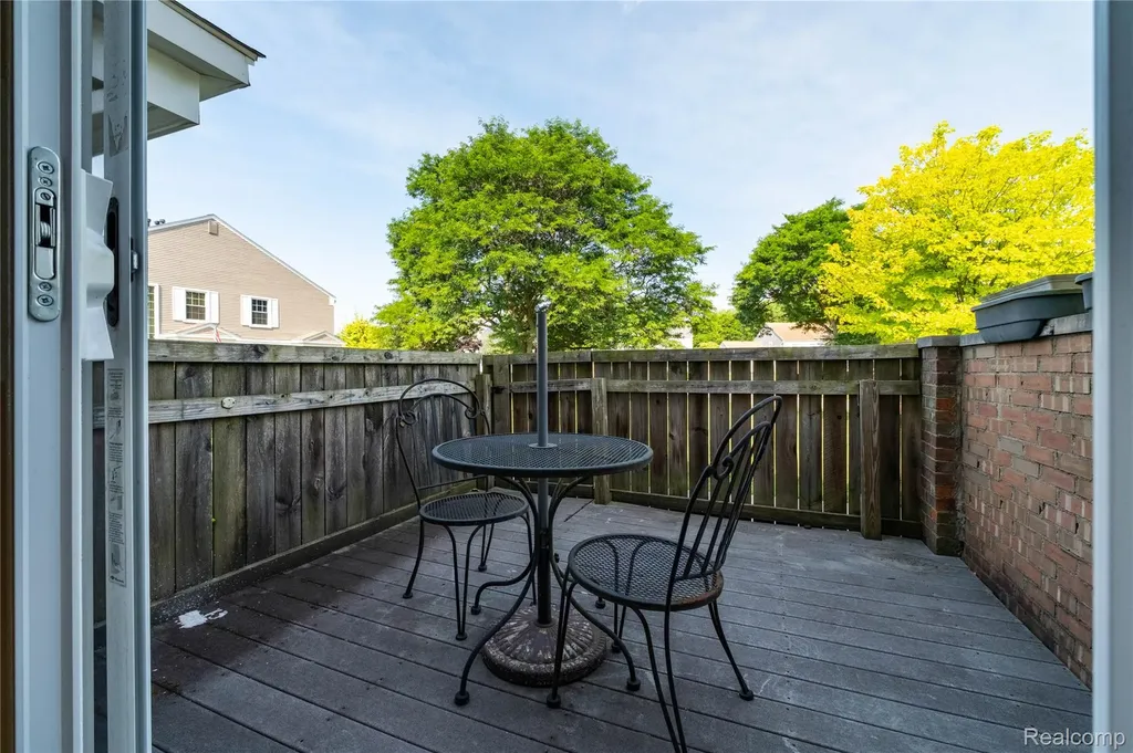 23707 N Rockledge Novi City MI 48375