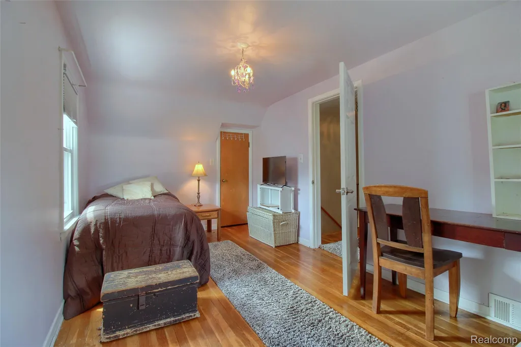 1910 Bonnie View Drive Royal Oak City MI 48073
