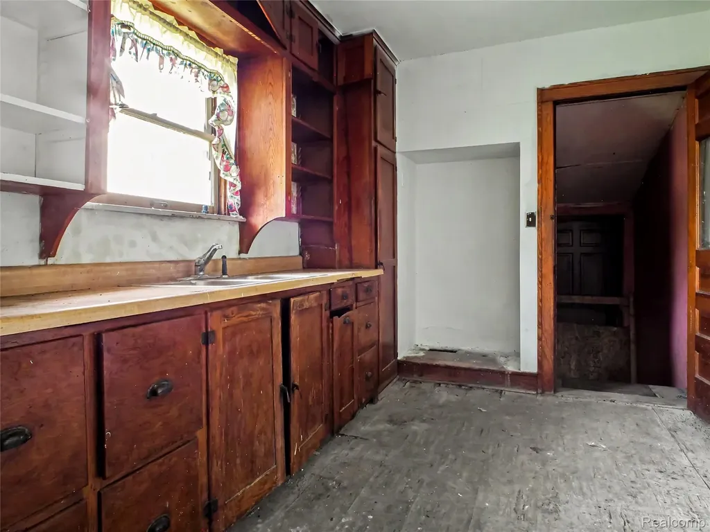 3009 Janes Avenue Buena Vista Charter Township MI 48601
