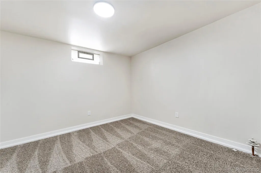 21767 Normandy Avenue Eastpointe City MI 48021
