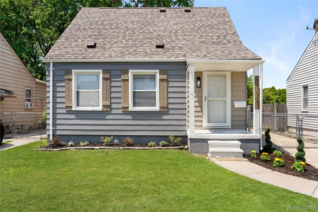 21767 Normandy Avenue Eastpointe City MI 48021